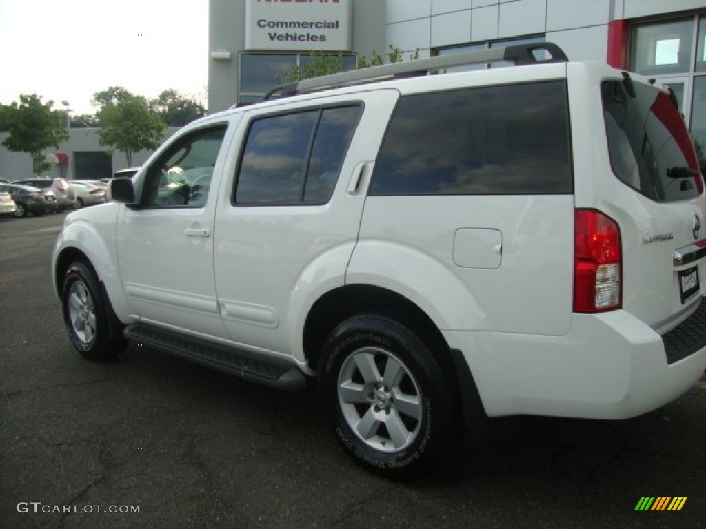 2008 Pathfinder SE 4x4 - Avalanche White / Cafe Latte photo #4