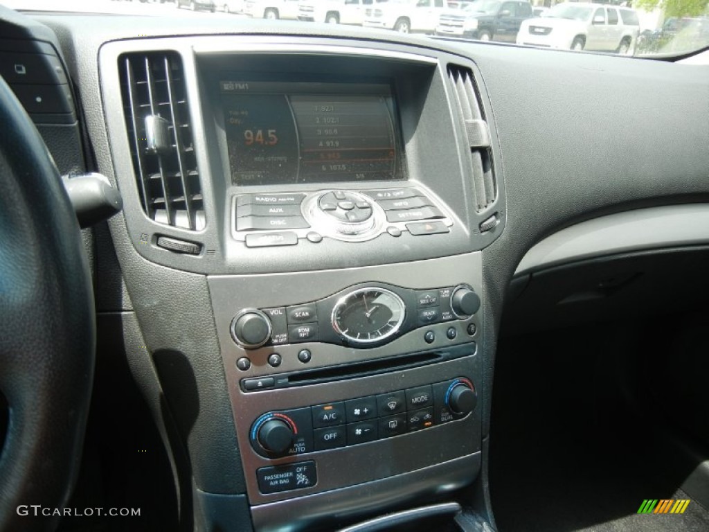 2010 Infiniti G 37 x AWD Sedan Controls Photo #52711158