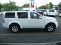 Avalanche White - Pathfinder SE 4x4 Photo No. 9