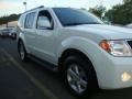 2008 Avalanche White Nissan Pathfinder SE 4x4  photo #10