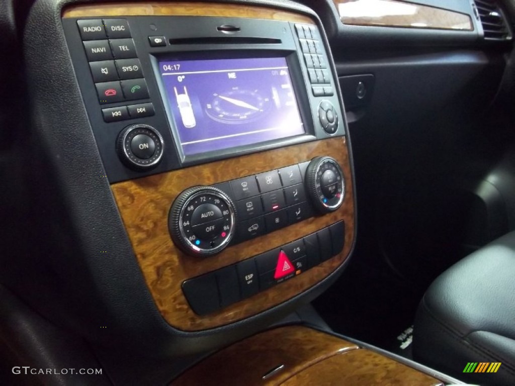 2009 Mercedes-Benz R 320 BlueTEC 4Matic Controls Photo #52714308