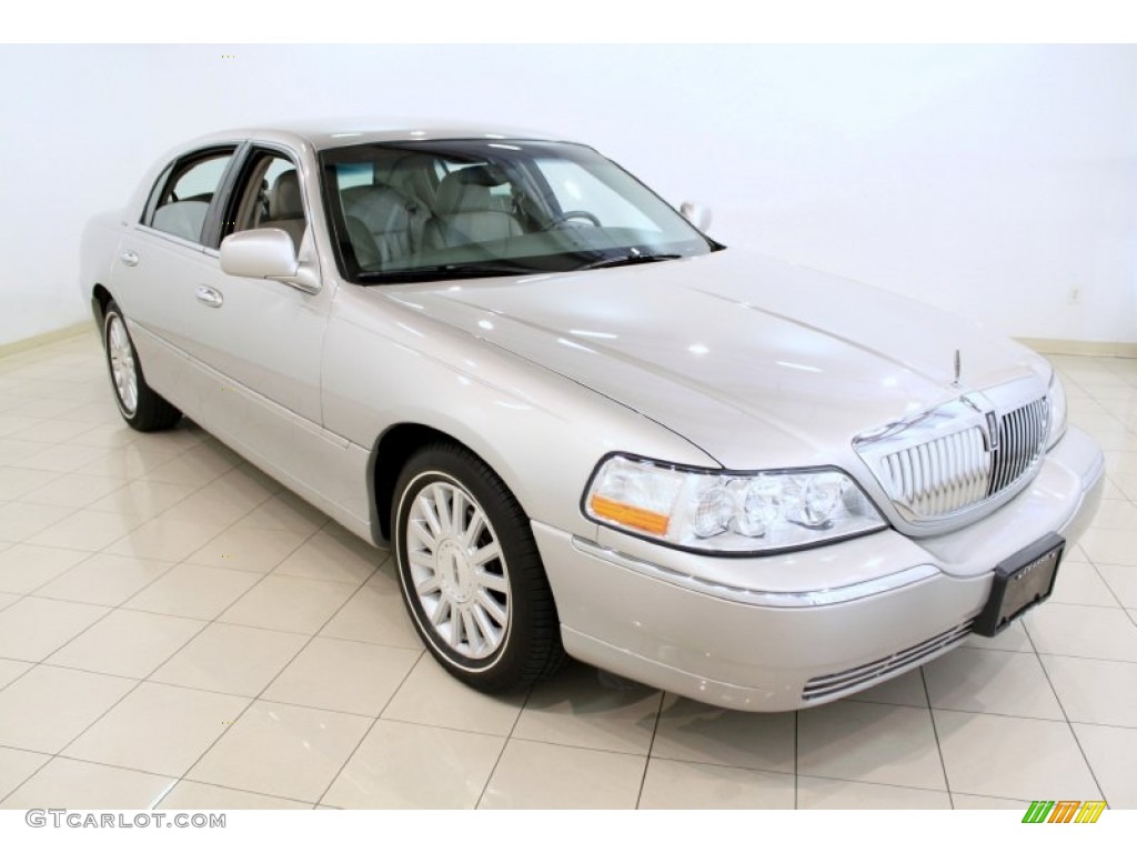 Silver Birch Metallic Lincoln Town Car