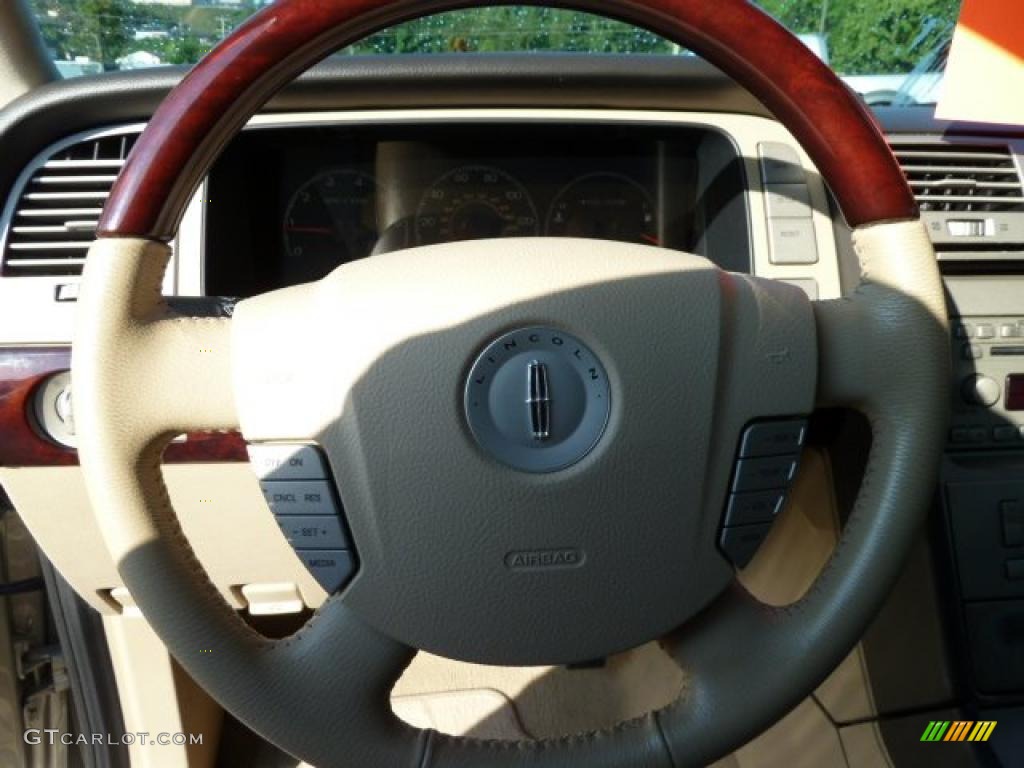 2006 Navigator Luxury 4x4 - Light French Silk Metallic / Camel photo #17