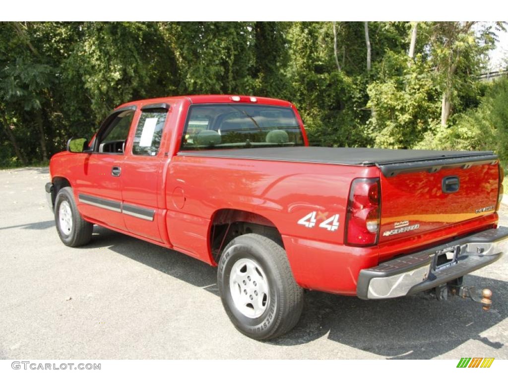 2004 Silverado 1500 LS Extended Cab 4x4 - Victory Red / Dark Charcoal photo #11