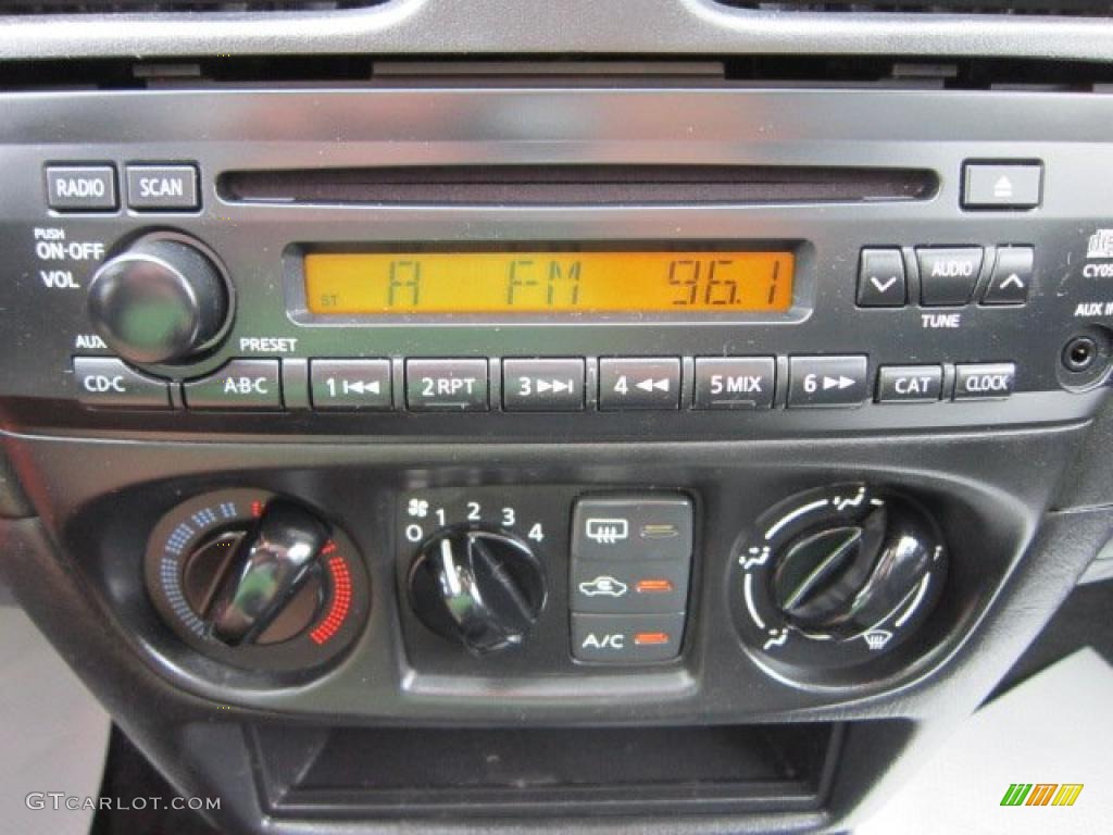 2006 Nissan Sentra SE-R Spec V Controls Photo #52732268
