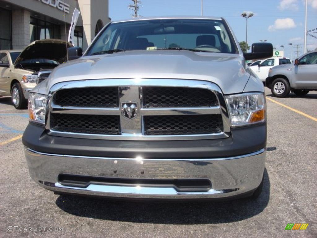 2010 Ram 1500 ST Quad Cab - Bright Silver Metallic / Dark Slate/Medium Graystone photo #7