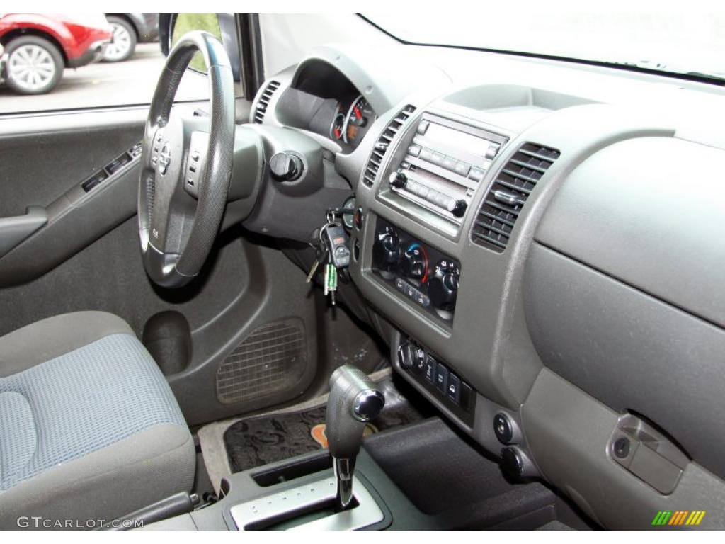 2008 Frontier SE Crew Cab 4x4 - Majestic Blue / Graphite photo #5
