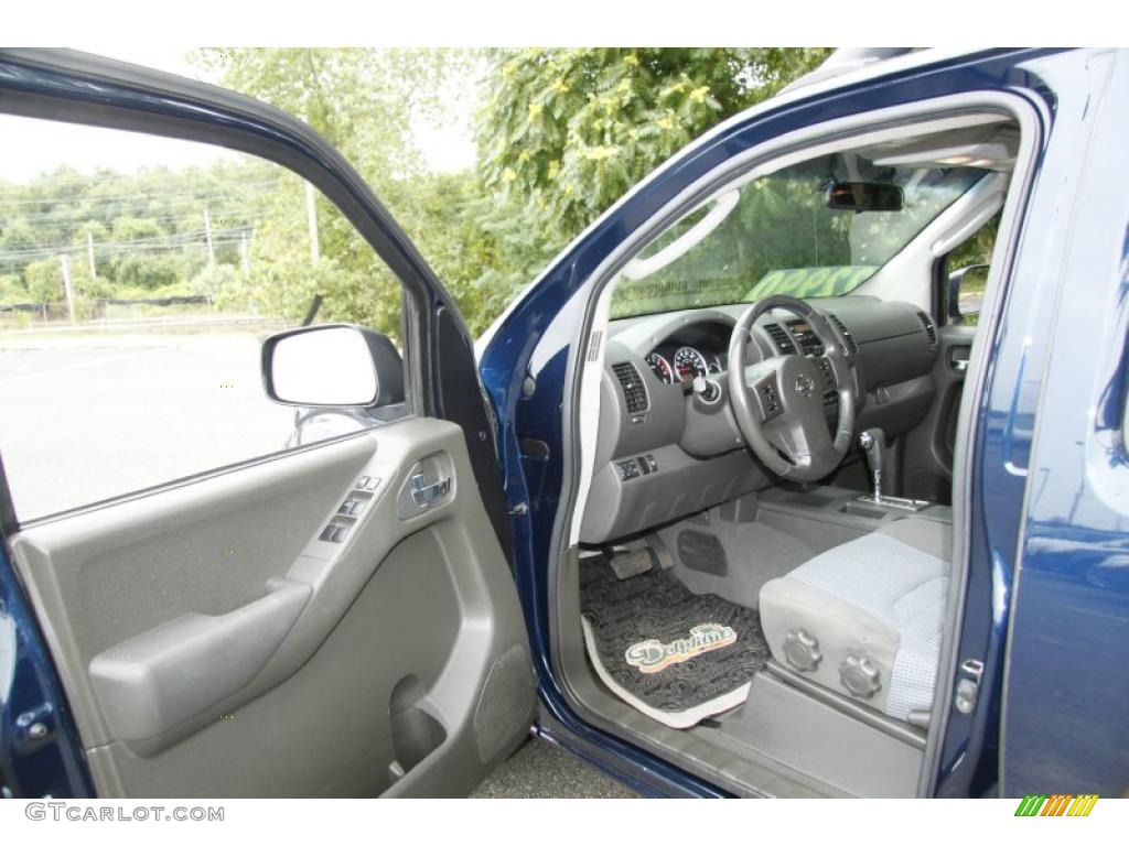 2008 Frontier SE Crew Cab 4x4 - Majestic Blue / Graphite photo #13