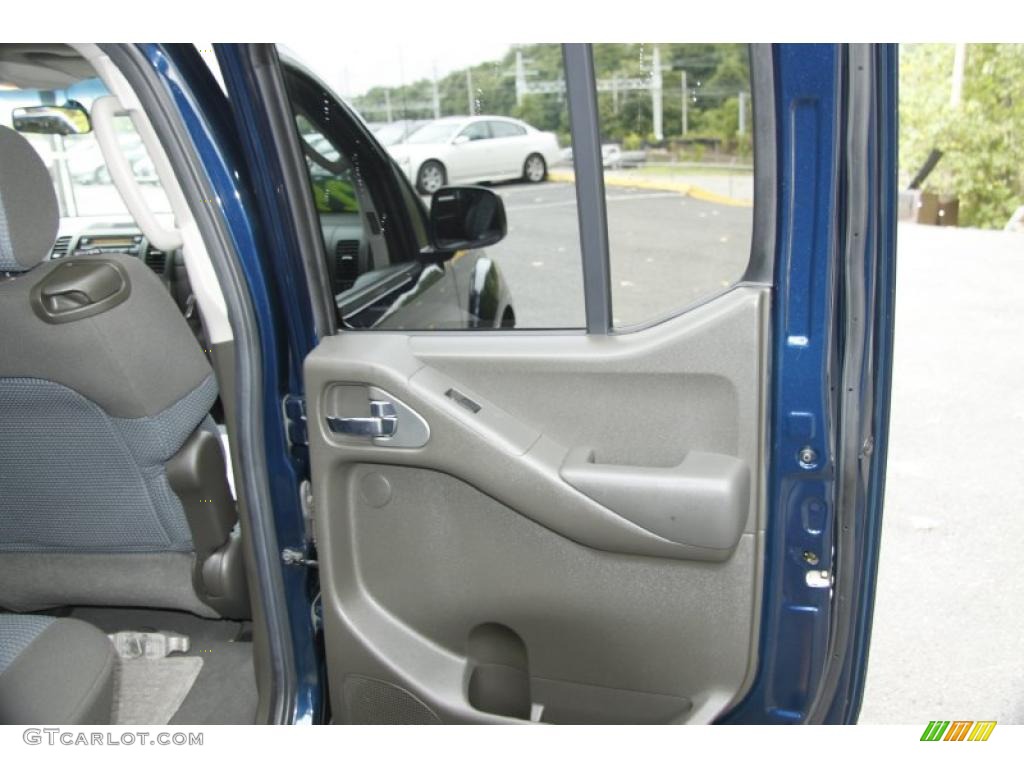 2008 Frontier SE Crew Cab 4x4 - Majestic Blue / Graphite photo #22