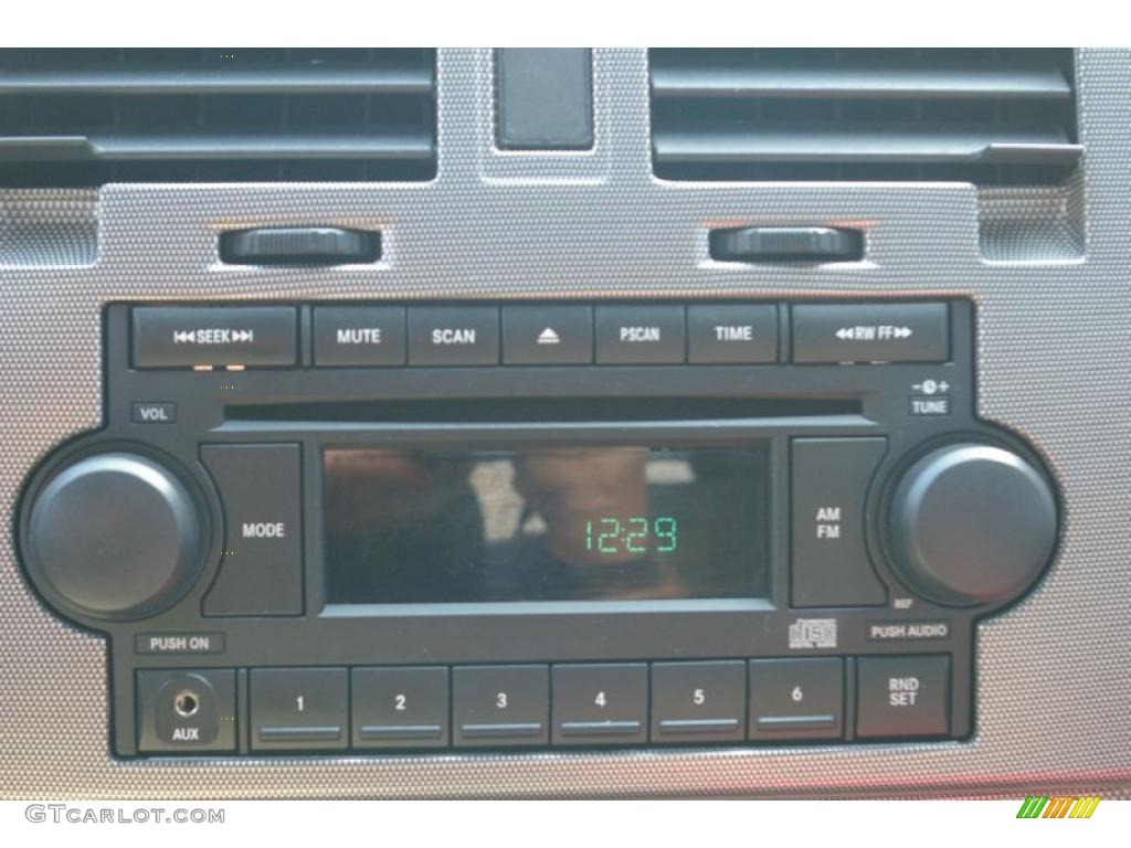 2006 Dodge Dakota SLT Quad Cab 4x4 Audio System Photos