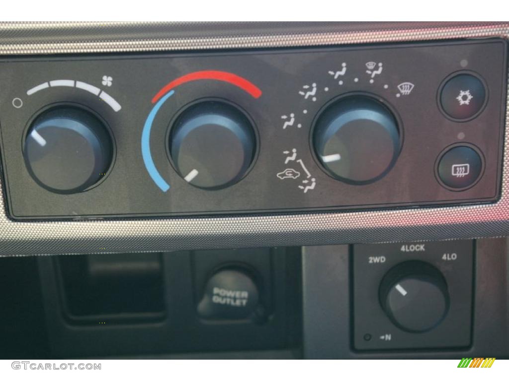 2006 Dodge Dakota SLT Quad Cab 4x4 Controls Photo #52736364