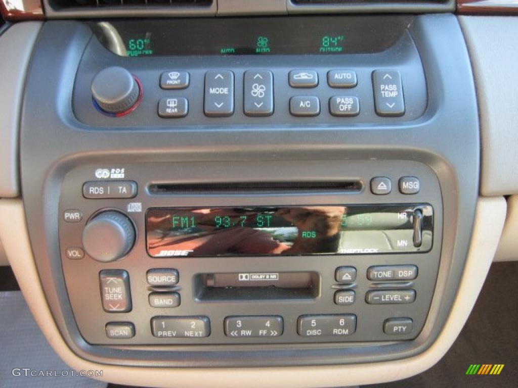 2003 Cadillac DeVille DHS Controls Photo #52736700