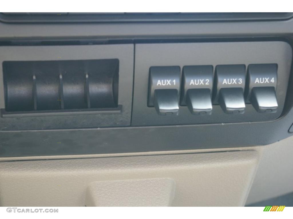2008 Ford F350 Super Duty XL Regular Cab 4x4 Dually Controls Photo #52738176