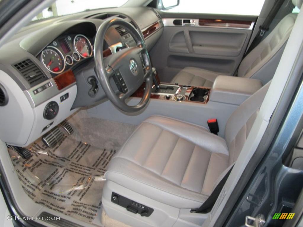 Kristal Grey Interior 2005 Volkswagen Touareg V8 Photo #52740912