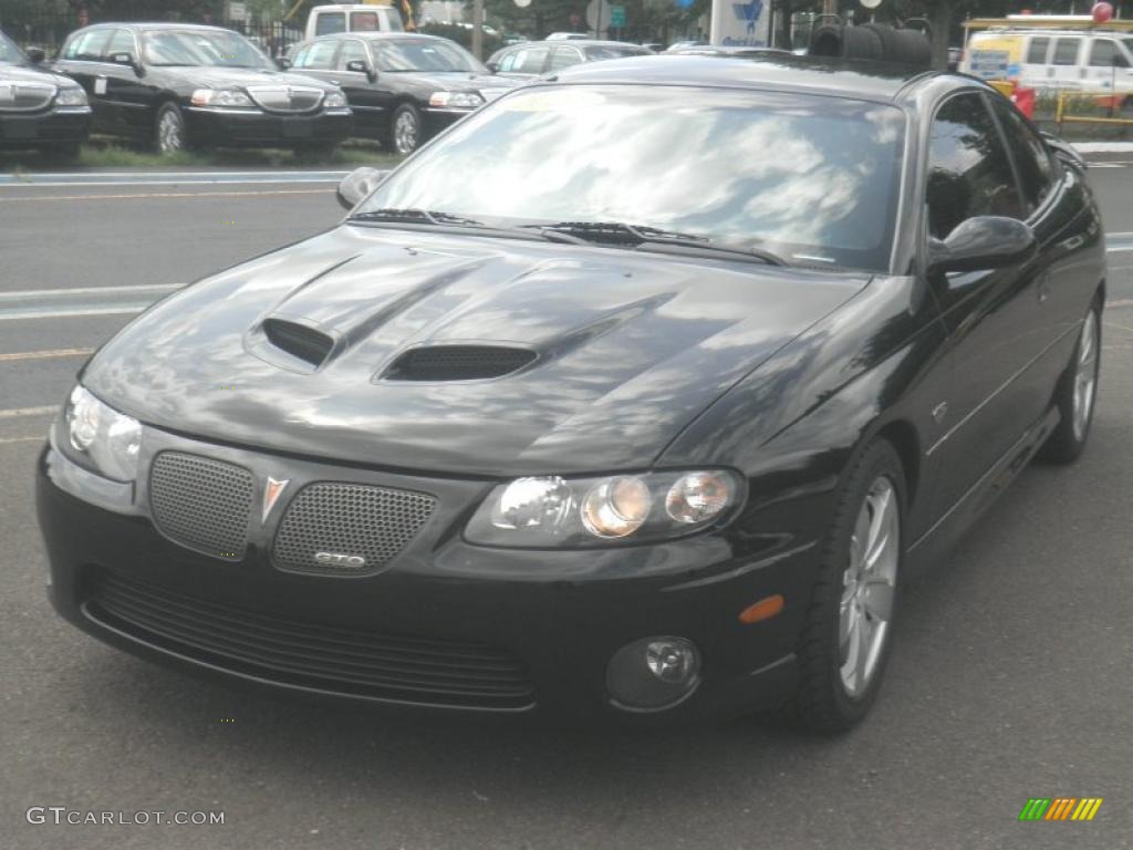 2005 GTO Coupe - Phantom Black Metallic / Red photo #1