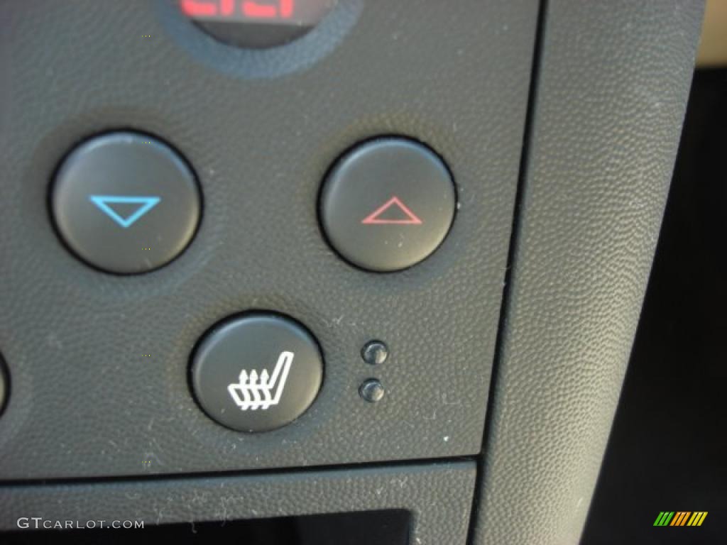 2007 Pontiac Grand Prix GT Sedan Controls Photos