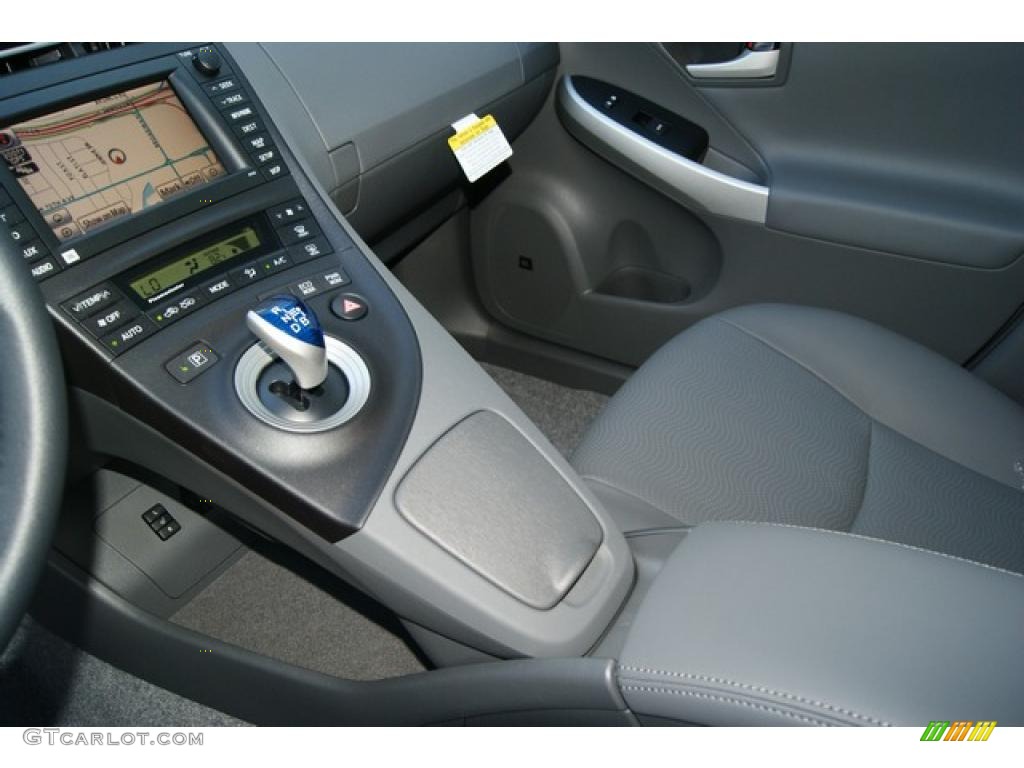 2011 Prius Hybrid IV - Winter Gray Metallic / Dark Gray photo #6