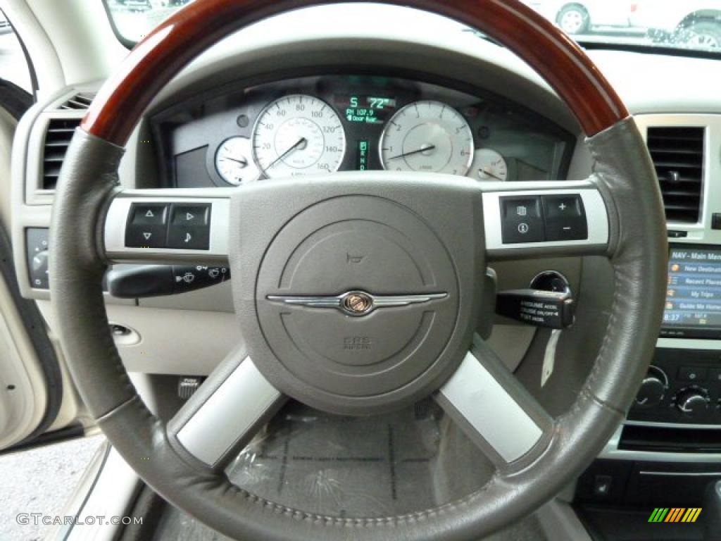 2008 Chrysler 300 C HEMI AWD Dark Khaki/Light Graystone Steering Wheel Photo #52747324
