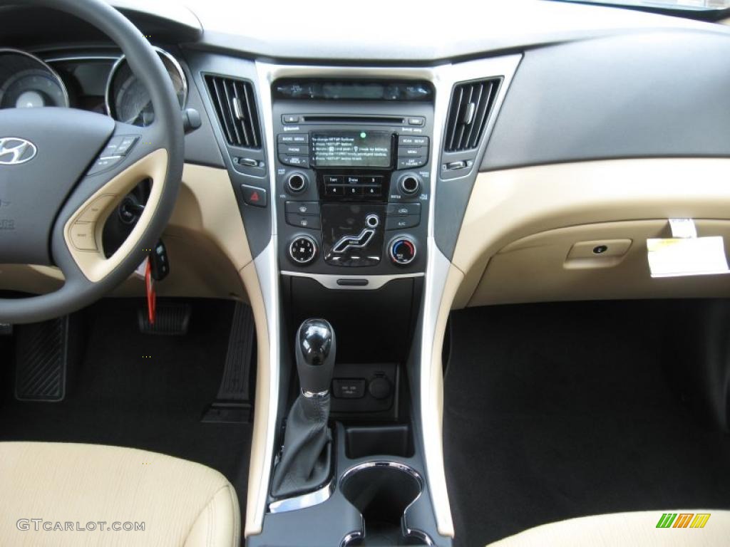 2012 Hyundai Sonata GLS Controls Photo #52747888