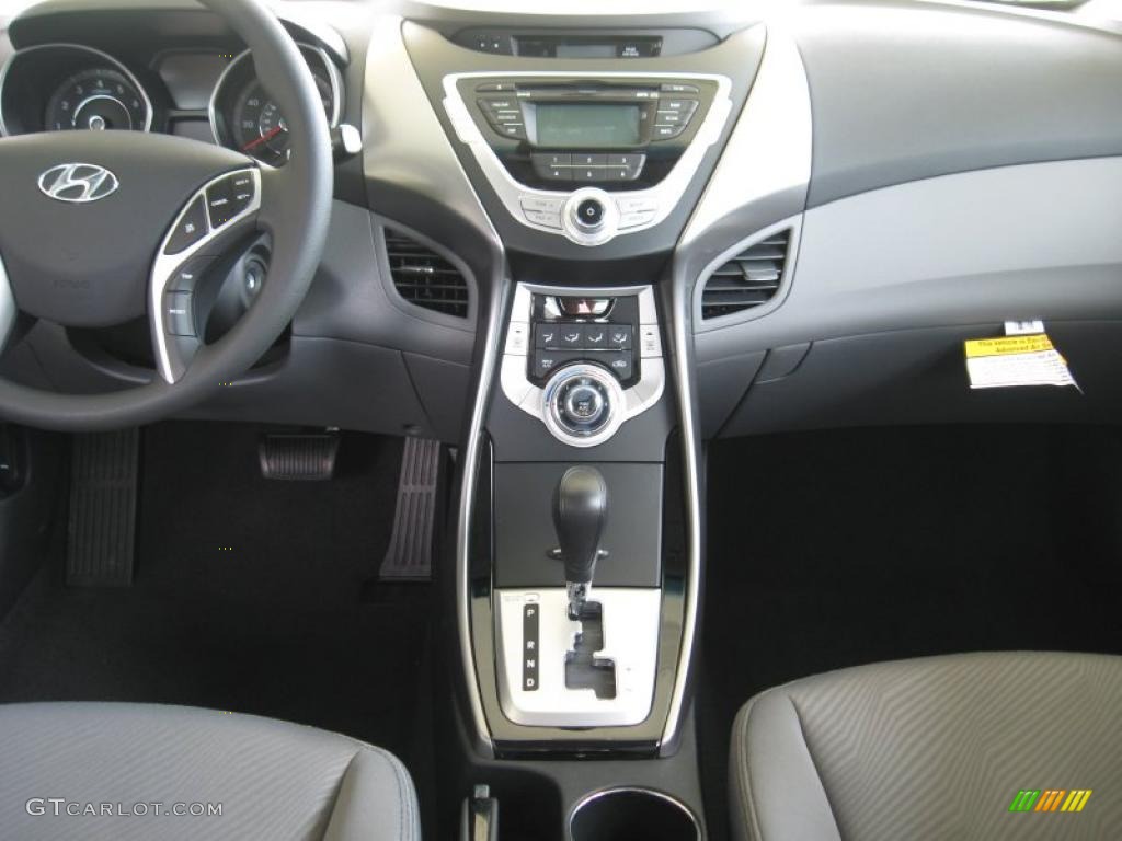 2012 Hyundai Elantra GLS Controls Photo #52748744