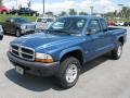 2004 Atlantic Blue Pearl Dodge Dakota SXT Club Cab 4x4  photo #2