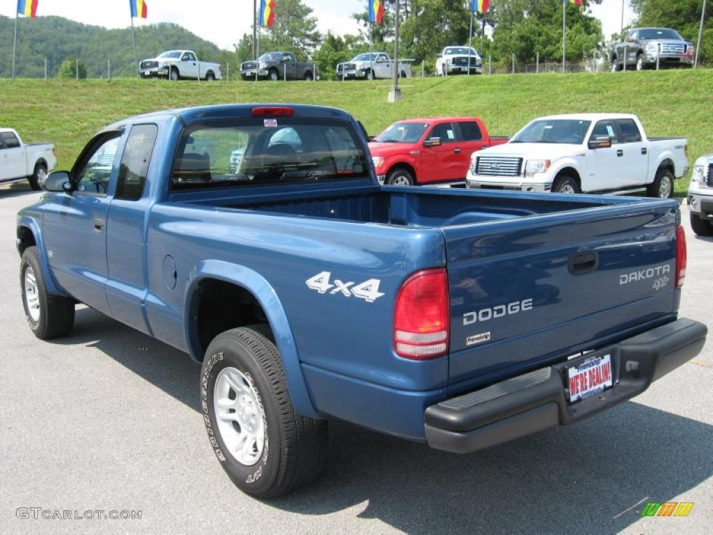 2004 Dakota SXT Club Cab 4x4 - Atlantic Blue Pearl / Dark Slate Gray photo #8