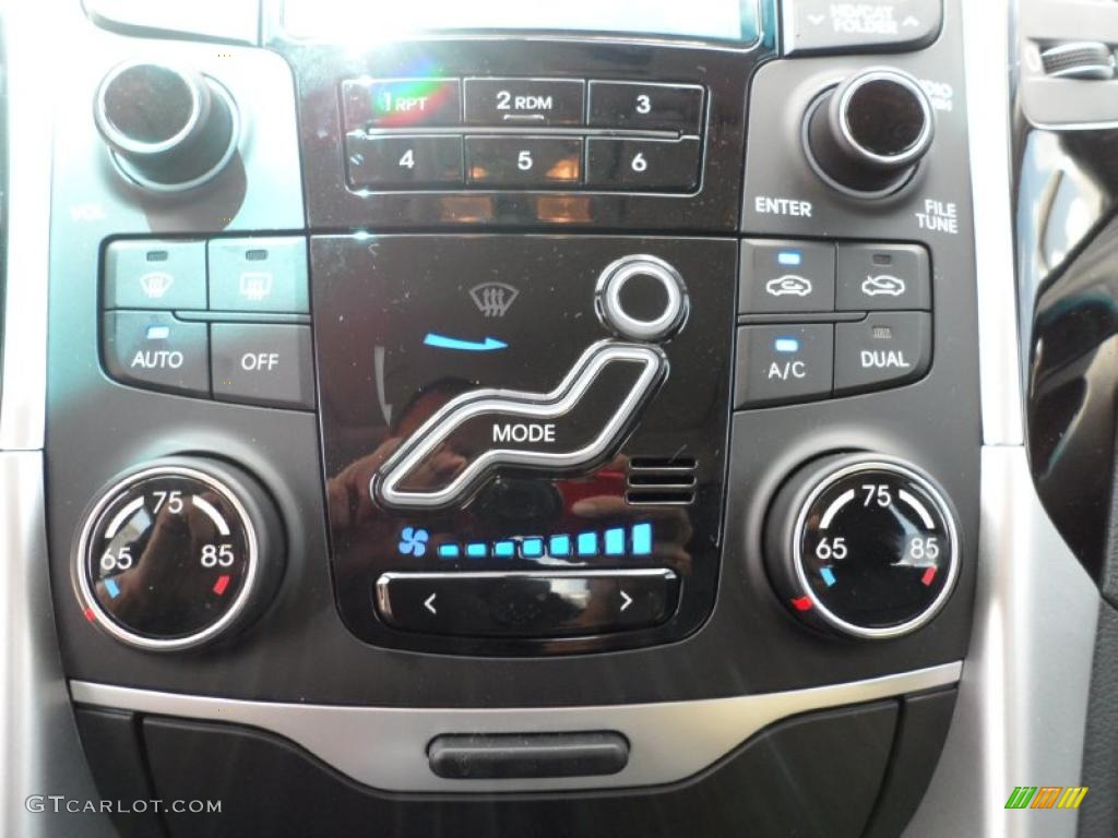 2012 Hyundai Sonata Limited Controls Photo #52750852