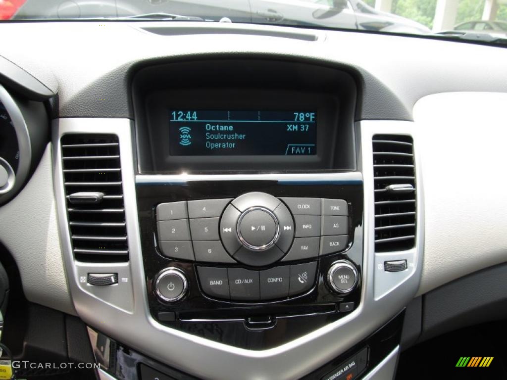 2012 Chevrolet Cruze LS Controls Photo #52762240
