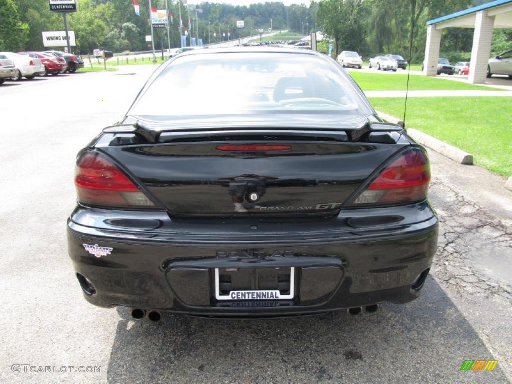 2004 Grand Am GT Sedan - Black / Dark Pewter photo #3