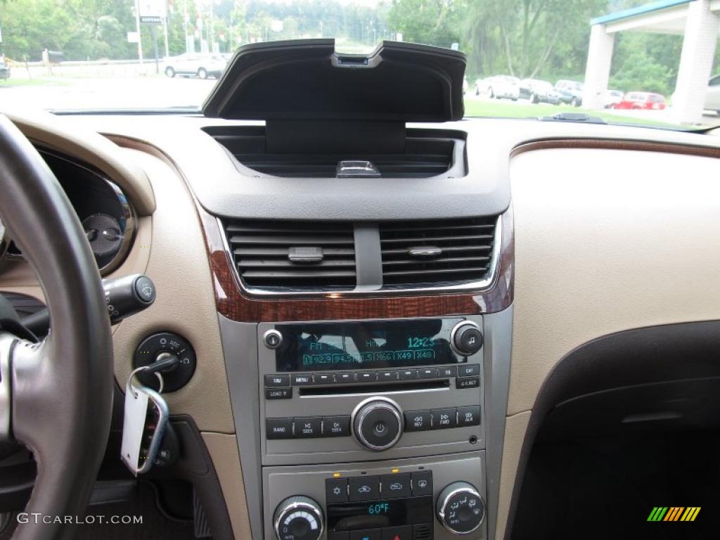 2008 Chevrolet Malibu LTZ Sedan Controls Photo #52764180