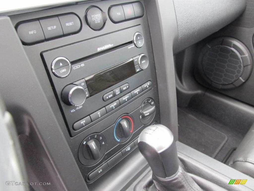 2009 Ford Mustang GT Premium Coupe Controls Photo #52765028