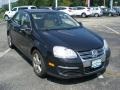 Black - Jetta SE Sedan Photo No. 3