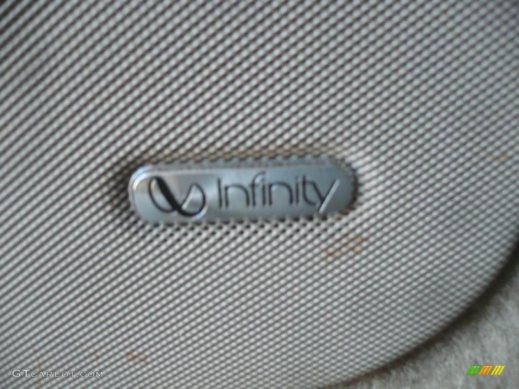 1995 Chrysler Concorde Sedan Audio System Photo #52771408