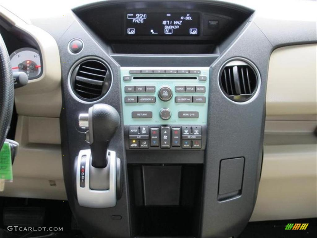 2011 Honda Pilot EX Controls Photo #52773120