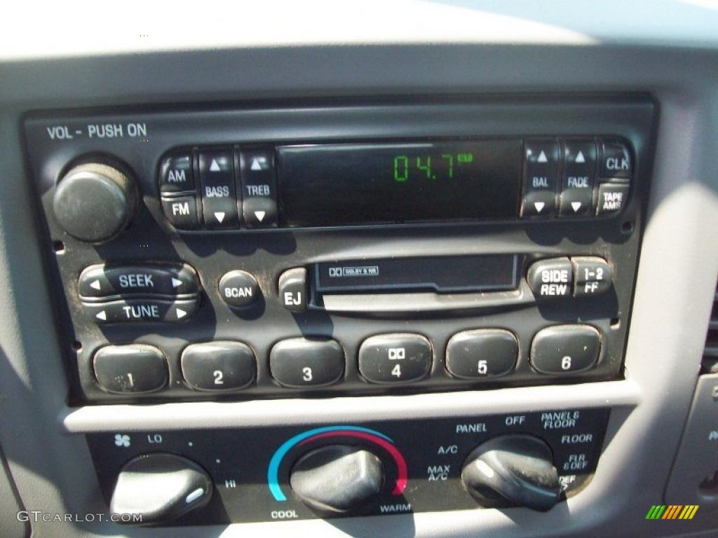 2003 Ford F150 XL Regular Cab Audio System Photo #52773484