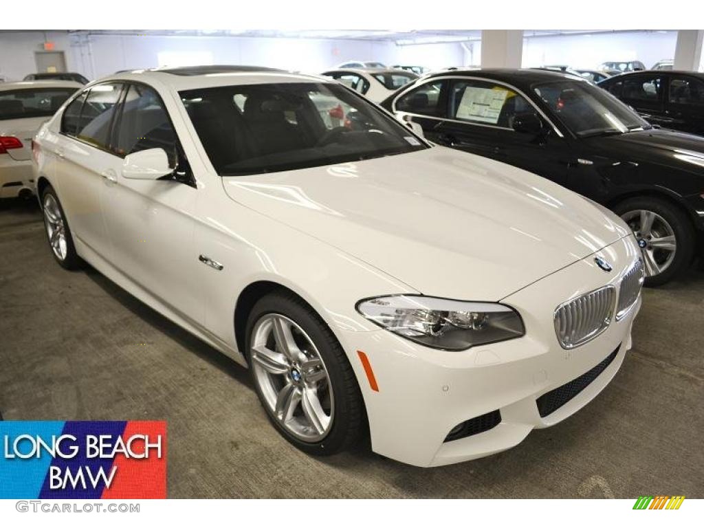 2011 5 Series 550i Sedan - Alpine White / Black photo #1