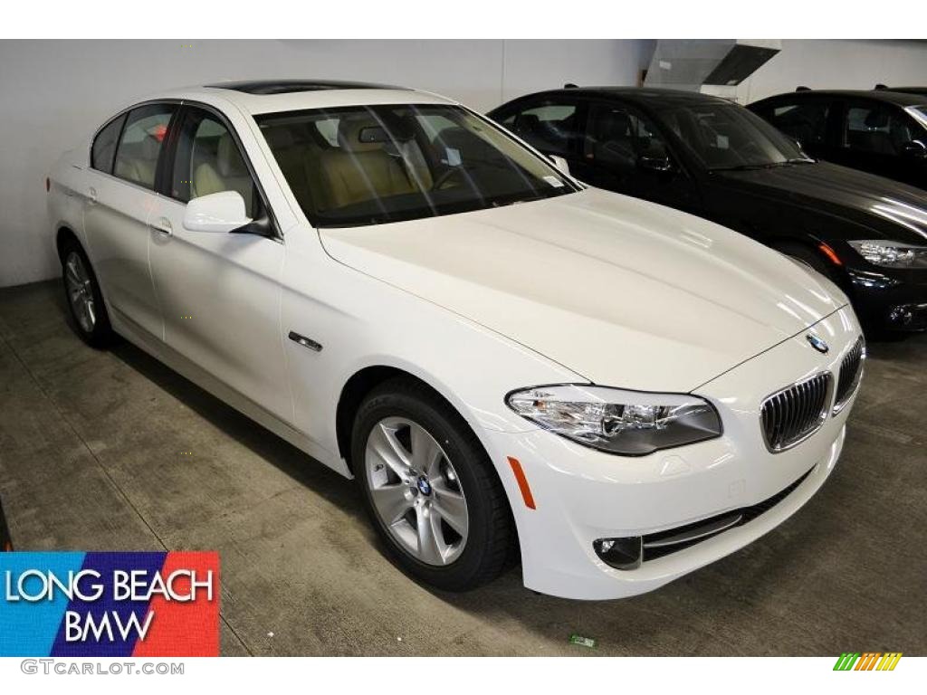 2011 5 Series 528i Sedan - Alpine White / Venetian Beige photo #1