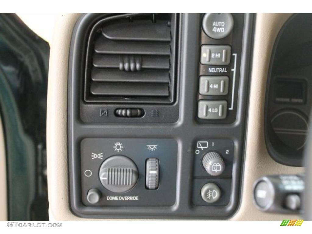 2002 Chevrolet Suburban 1500 LT 4x4 Controls Photos