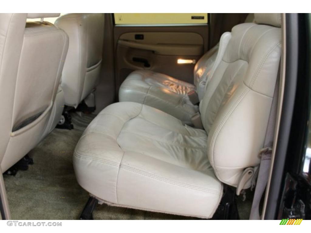 Tan Interior 2002 Chevrolet Suburban 1500 LT 4x4 Photo #52780604