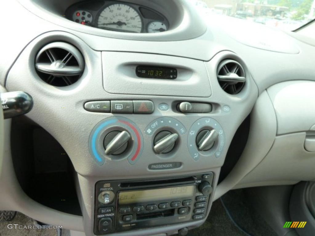 2001 Toyota ECHO Sedan Controls Photo #52781668