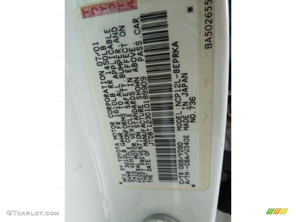 2001 ECHO Sedan - Super White / Shadow Gray photo #14