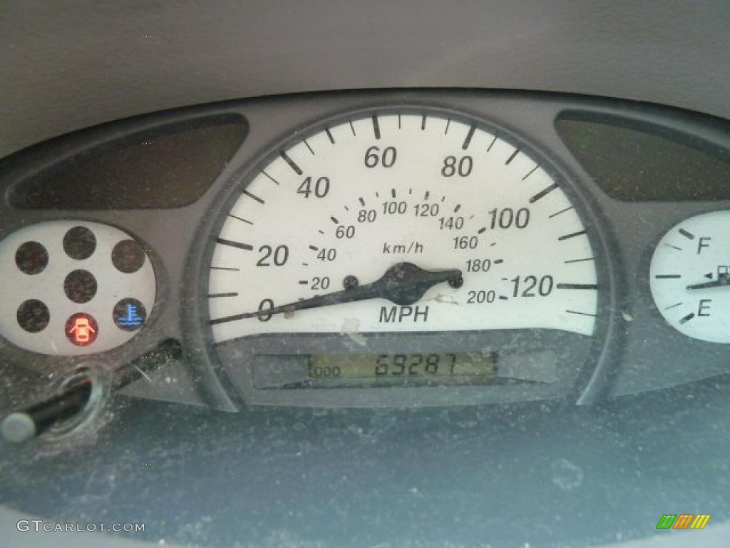2001 ECHO Sedan - Super White / Shadow Gray photo #15