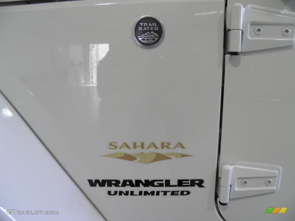 2010 Jeep Wrangler Unlimited Sahara 4x4 Marks and Logos Photos
