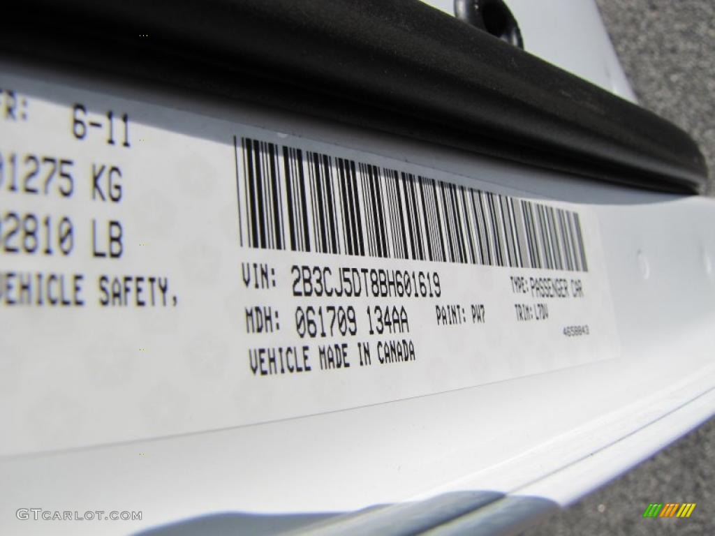 2011 Challenger R/T - Bright White / Dark Slate Gray photo #12