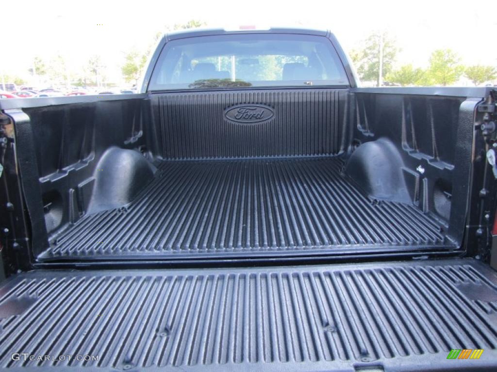 2005 F150 STX SuperCab - Black / Medium Flint Grey photo #15