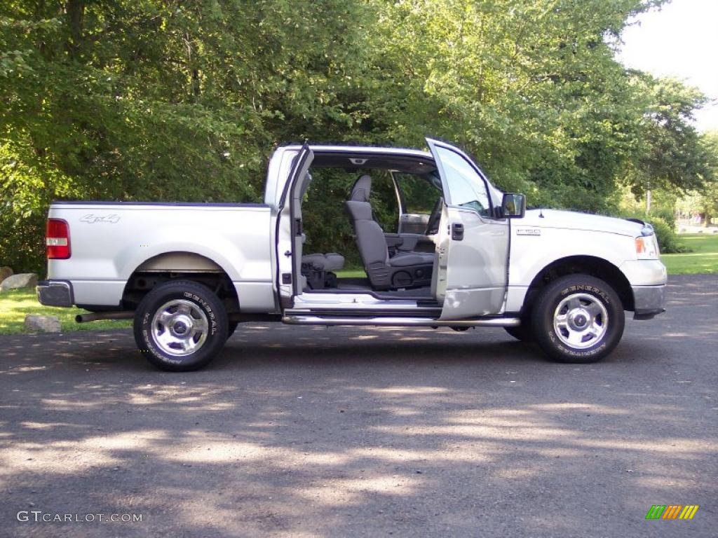 2005 F150 XLT SuperCab 4x4 - Silver Metallic / Medium Flint Grey photo #22