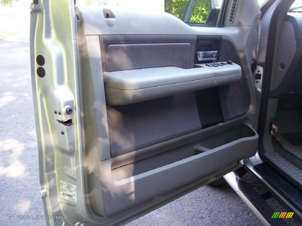 2005 F150 XLT SuperCab 4x4 - Silver Metallic / Medium Flint Grey photo #29