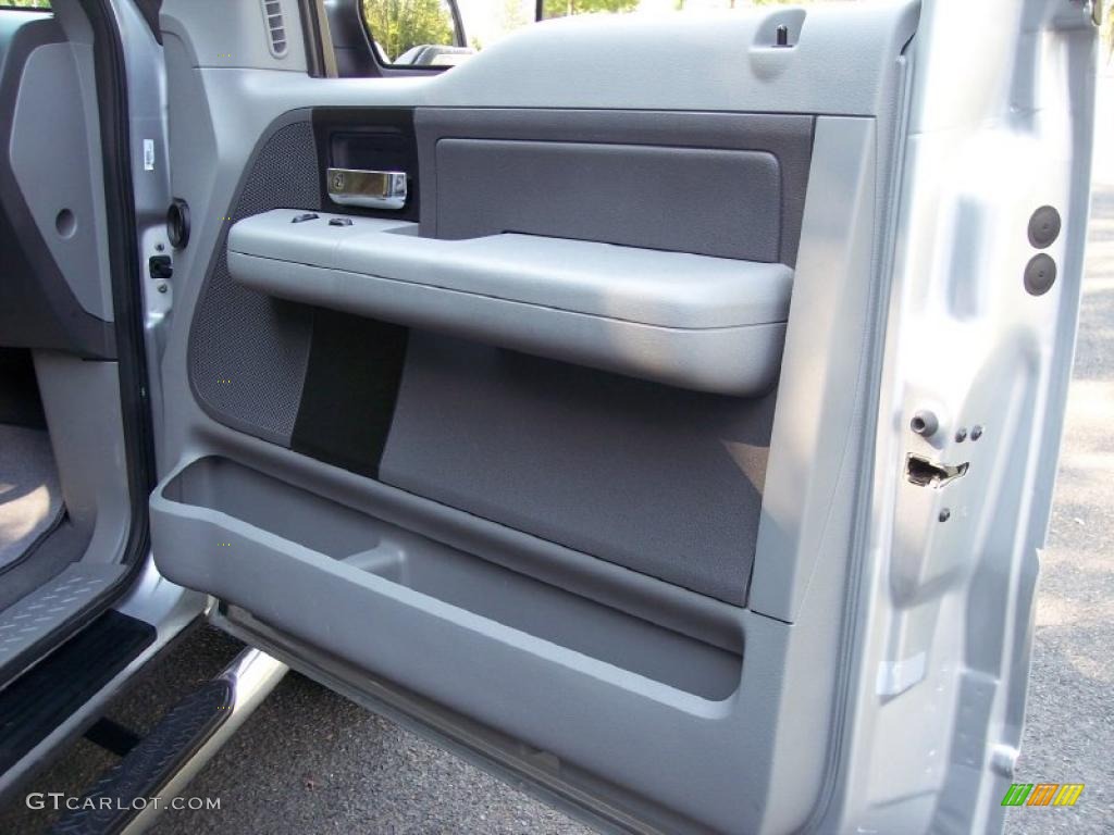 2005 F150 XLT SuperCab 4x4 - Silver Metallic / Medium Flint Grey photo #43