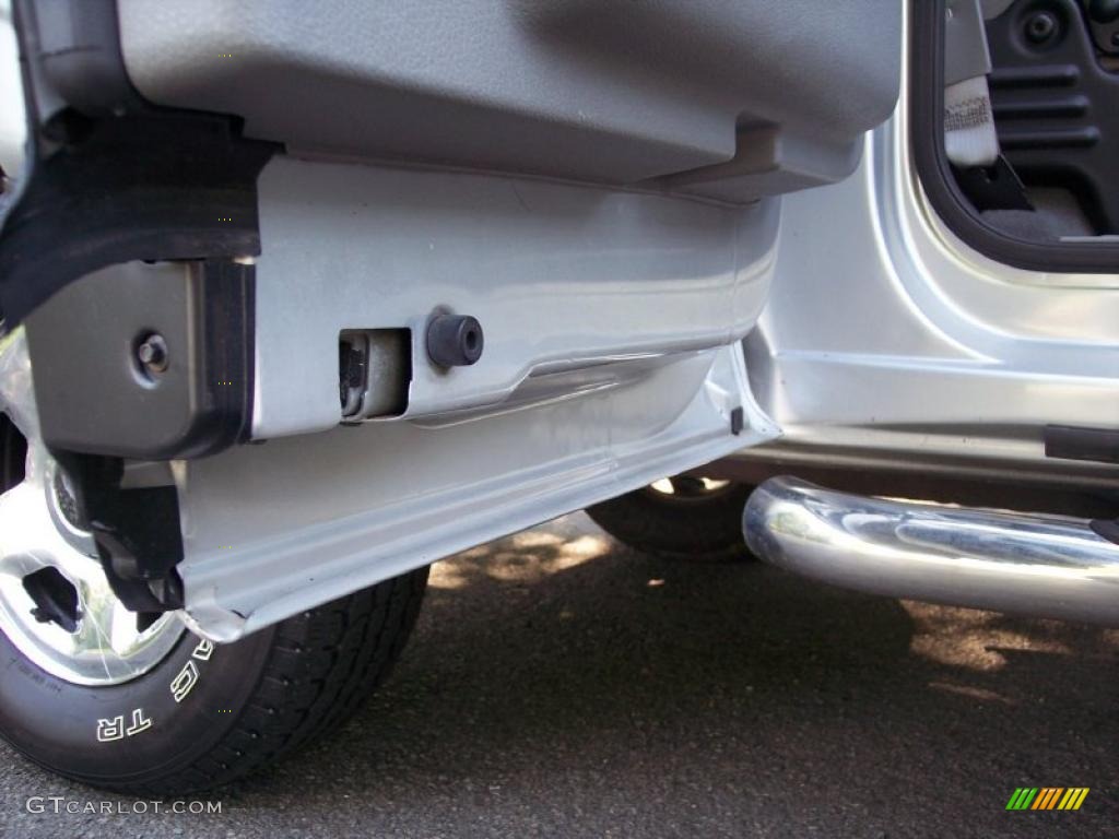 2005 F150 XLT SuperCab 4x4 - Silver Metallic / Medium Flint Grey photo #58