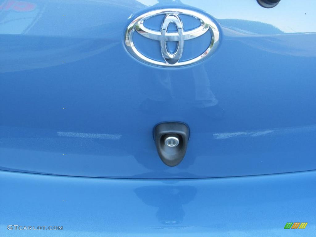 2011 Yaris 3 Door Liftback - Bayou Blue Pearl / Dark Charcoal photo #30